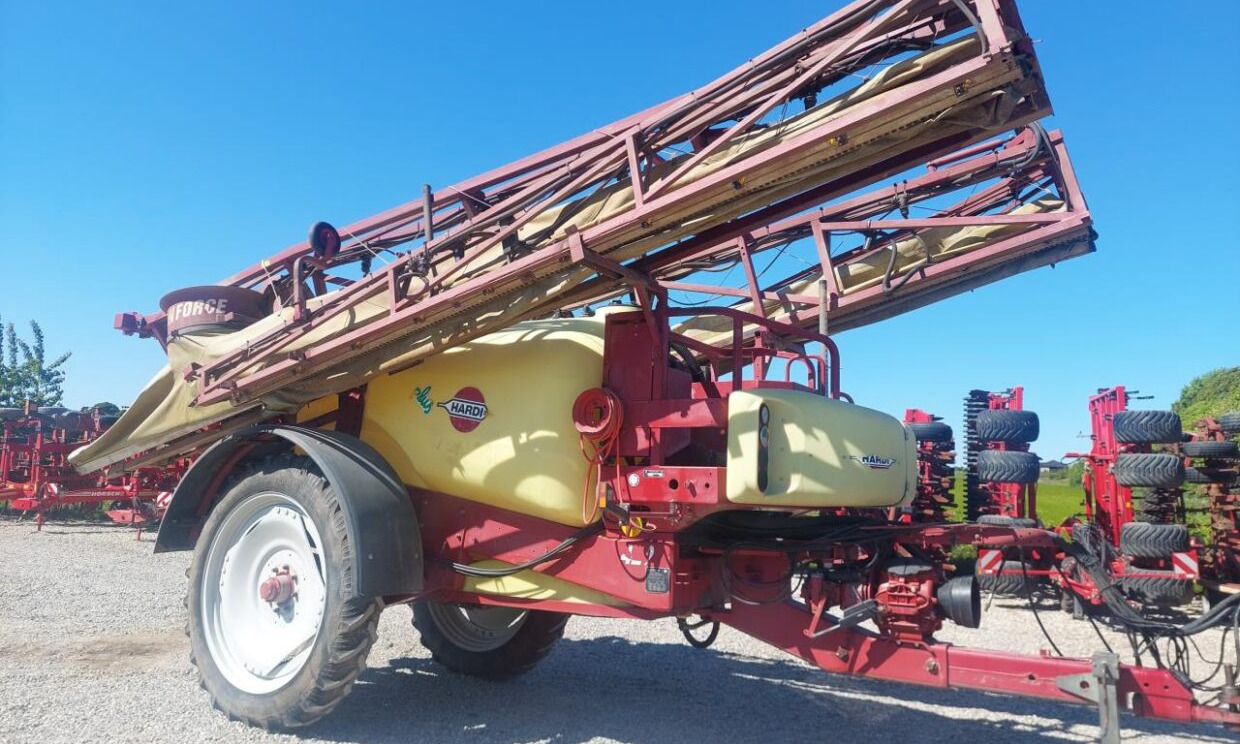 Hardi Commander Plus 4200 - 28m Twin - Pulverizador arrastrado: foto 3 Hardi Commander Plus 4200 - 28m Twin - Pulverizador arrastrado: foto 3