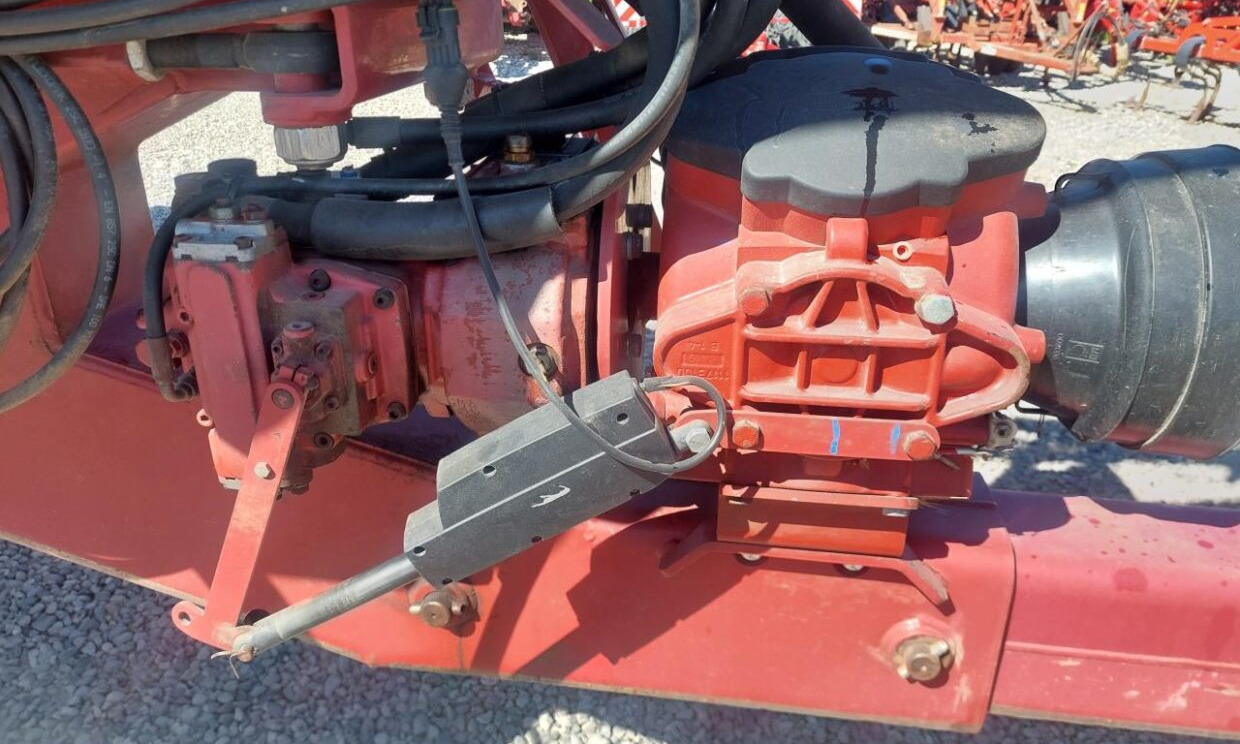 Hardi Commander Plus 4200 - 28m Twin - Pulverizador arrastrado: foto 5 Hardi Commander Plus 4200 - 28m Twin - Pulverizador arrastrado: foto 5