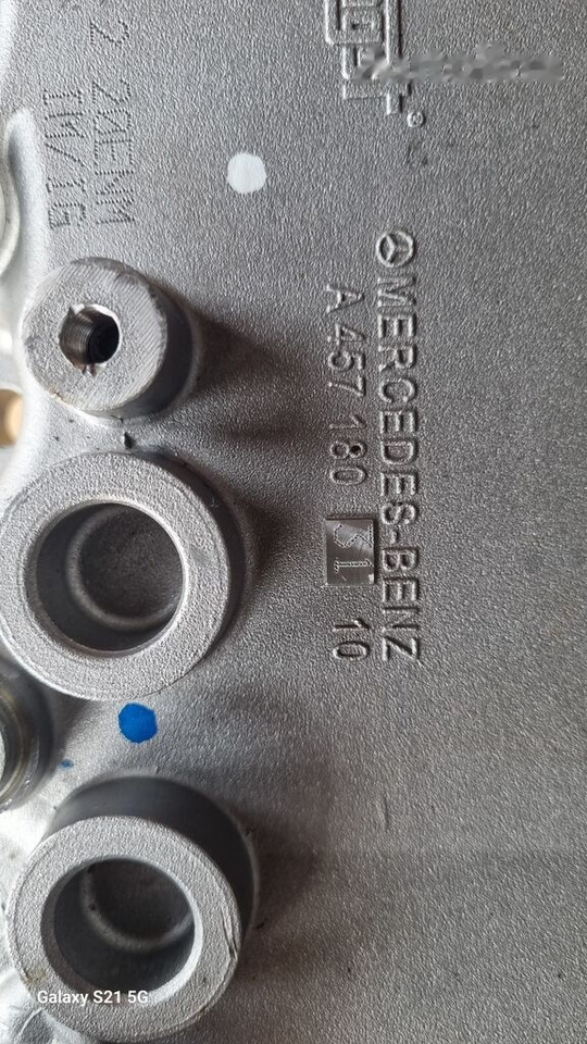 Mercedes-Benz OIL COOLER A 4571803110 Mercedes-Benz - Enfriador de aceite para Camión: foto 3 Mercedes-Benz OIL COOLER A 4571803110 Mercedes-Benz - Enfriador de aceite para Camión: foto 3