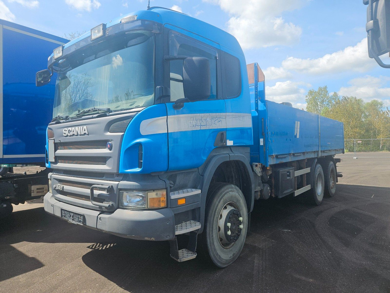 Scania P340 6x6 Pritsche Schaltgetriebe Blatt/Blatt - Camión caja abierta: foto 1 Scania P340 6x6 Pritsche Schaltgetriebe Blatt/Blatt - Camión caja abierta: foto 1