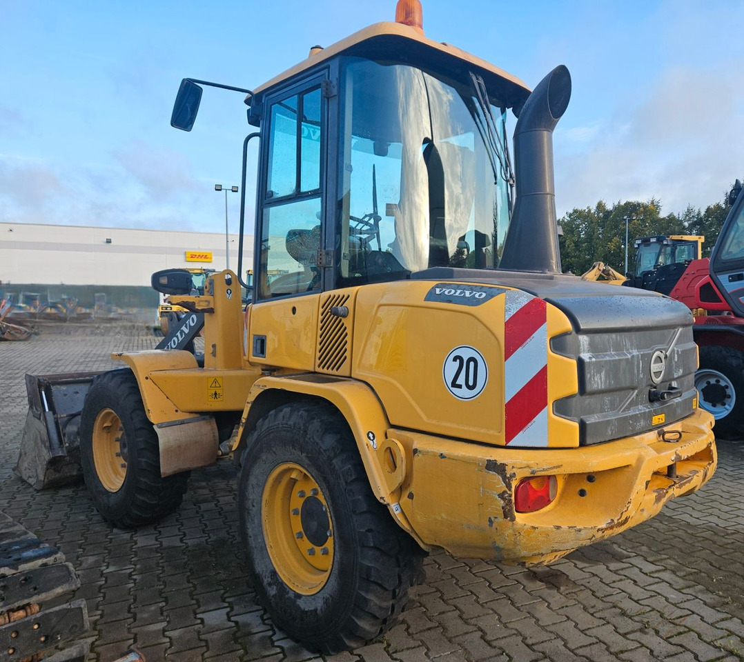 Volvo L30G Radlader mit Klappschaufel - Cargadora de ruedas: foto 2 Volvo L30G Radlader mit Klappschaufel - Cargadora de ruedas: foto 2