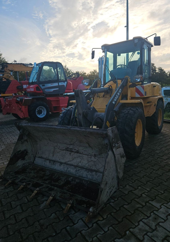 Volvo L30G Radlader mit Klappschaufel - Cargadora de ruedas: foto 4 Volvo L30G Radlader mit Klappschaufel - Cargadora de ruedas: foto 4