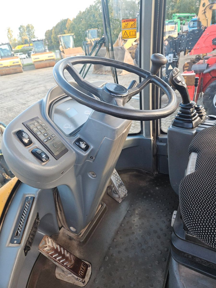 Volvo L30G Radlader mit Klappschaufel - Cargadora de ruedas: foto 5 Volvo L30G Radlader mit Klappschaufel - Cargadora de ruedas: foto 5