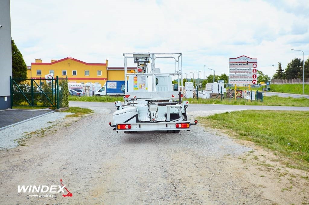 CMC PLA 250 - Camión con plataforma elevadora: foto 4 CMC PLA 250 - Camión con plataforma elevadora: foto 4