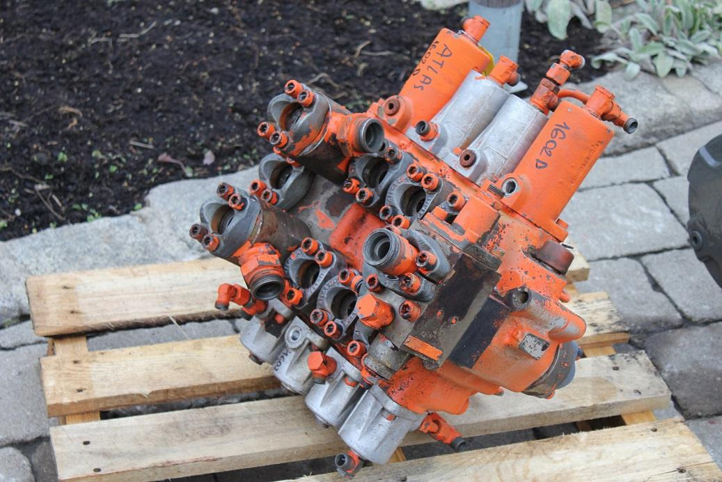 Atlas 1602D - Válvula hidráulica para Maquinaria de construcción: foto 1 Atlas 1602D - Válvula hidráulica para Maquinaria de construcción: foto 1
