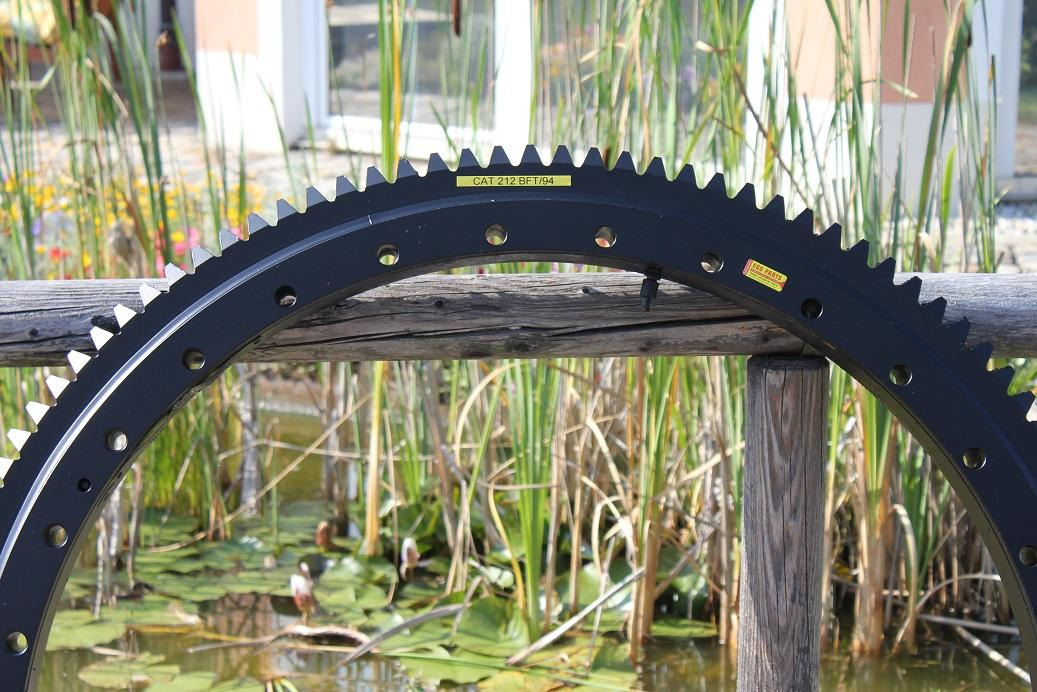 Caterpillar 212 BFT - Corona de giro para Maquinaria de construcción: foto 3 Caterpillar 212 BFT - Corona de giro para Maquinaria de construcción: foto 3