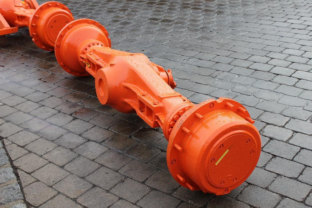 Fiat-Hitachi FR 130-2 - Eje y piezas para Maquinaria de construcción: foto 1 Fiat-Hitachi FR 130-2 - Eje y piezas para Maquinaria de construcción: foto 1