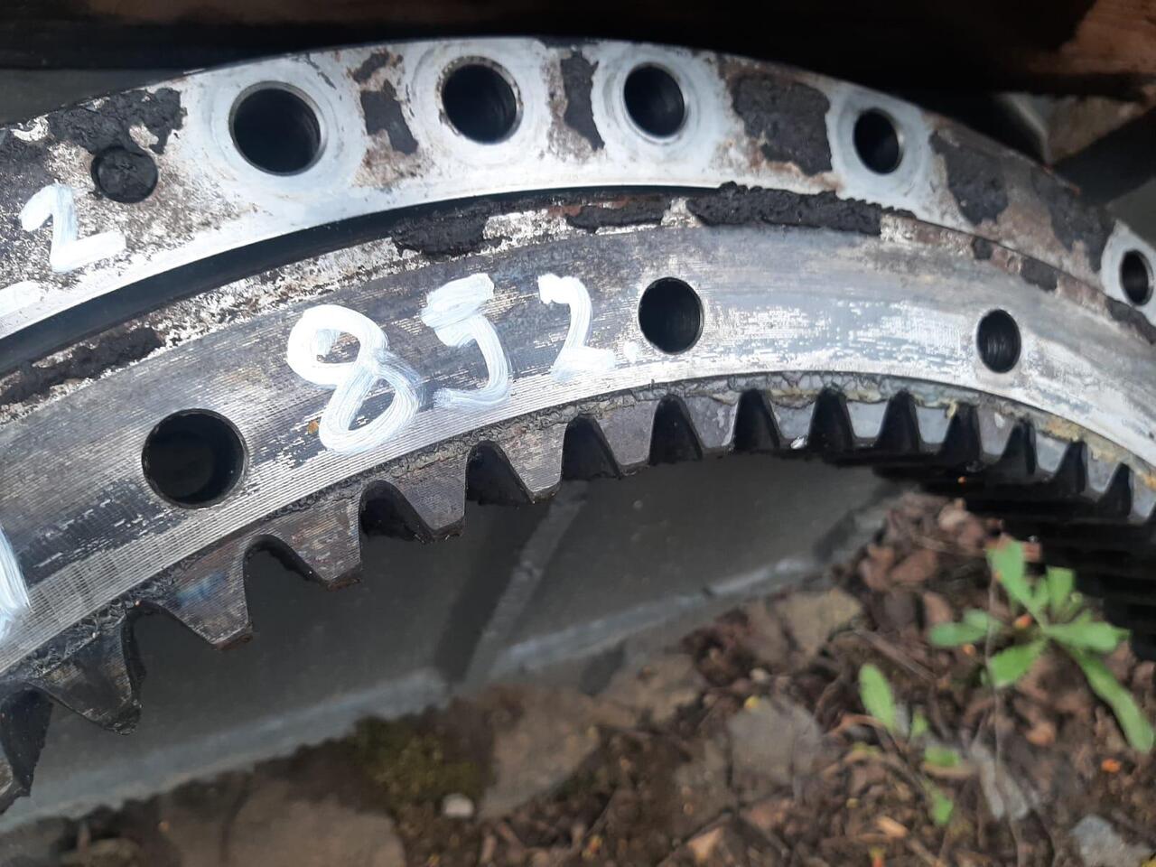 Hitachi EX 40 - Corona de giro para Maquinaria de construcción: foto 3 Hitachi EX 40 - Corona de giro para Maquinaria de construcción: foto 3