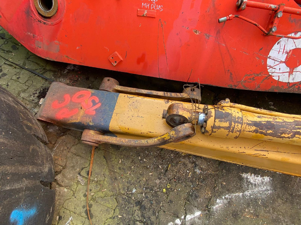 Komatsu PC 150 - Brazo: foto 4 Komatsu PC 150 - Brazo: foto 4