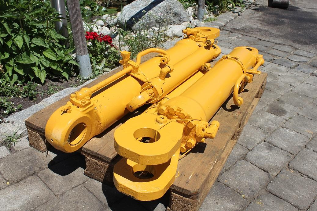 Liebherr L 544 - Cilindro hidráulico para Maquinaria de construcción: foto 5 Liebherr L 544 - Cilindro hidráulico para Maquinaria de construcción: foto 5