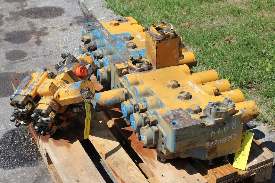 Liebherr R 974 - Válvula hidráulica para Maquinaria de construcción: foto 2 Liebherr R 974 - Válvula hidráulica para Maquinaria de construcción: foto 2