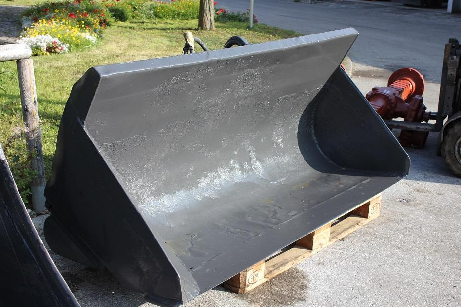 Schaeff SKL831/ ZL 6B - Cazo cargador para Maquinaria de construcción: foto 1 Schaeff SKL831/ ZL 6B - Cazo cargador para Maquinaria de construcción: foto 1