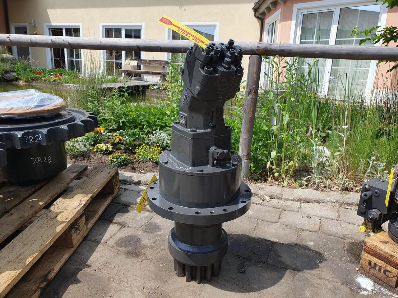 Sennebogen ZR 28 - Reductor de giro para Maquinaria de construcción: foto 1 Sennebogen ZR 28 - Reductor de giro para Maquinaria de construcción: foto 1