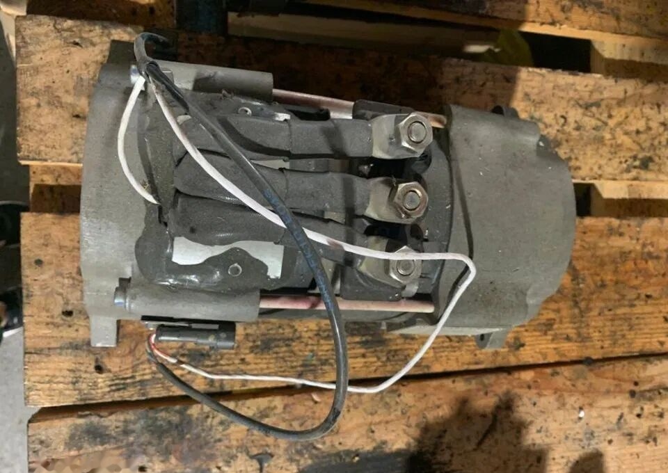 Volvo B5LH 2012 21543421 Volvo truck - Bomba de dirección para Camión: foto 4 Volvo B5LH 2012 21543421 Volvo truck - Bomba de dirección para Camión: foto 4