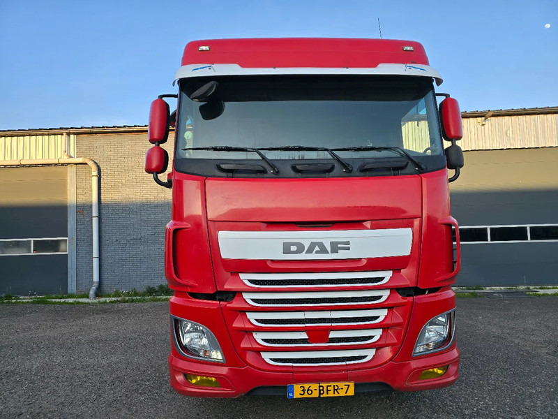 DAF XF 440 Euro 6 2015 - Cabeza tractora: foto 2 DAF XF 440 Euro 6 2015 - Cabeza tractora: foto 2