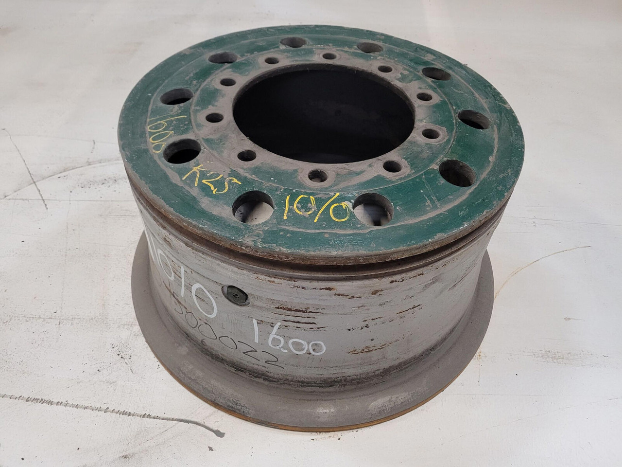 FAUN Rim 445/95R25 10 0 3p - Llanta para Grúa: foto 1 FAUN Rim 445/95R25 10 0 3p - Llanta para Grúa: foto 1