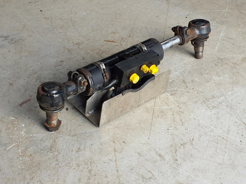 Faun ATF 45-3 steering cilinder left axle 3 - Cilindro hidráulico para Grúa: foto 4 Faun ATF 45-3 steering cilinder left axle 3 - Cilindro hidráulico para Grúa: foto 4