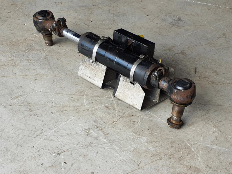 Faun ATF 45-3 steering cilinder left axle 3 - Cilindro hidráulico para Grúa: foto 2 Faun ATF 45-3 steering cilinder left axle 3 - Cilindro hidráulico para Grúa: foto 2