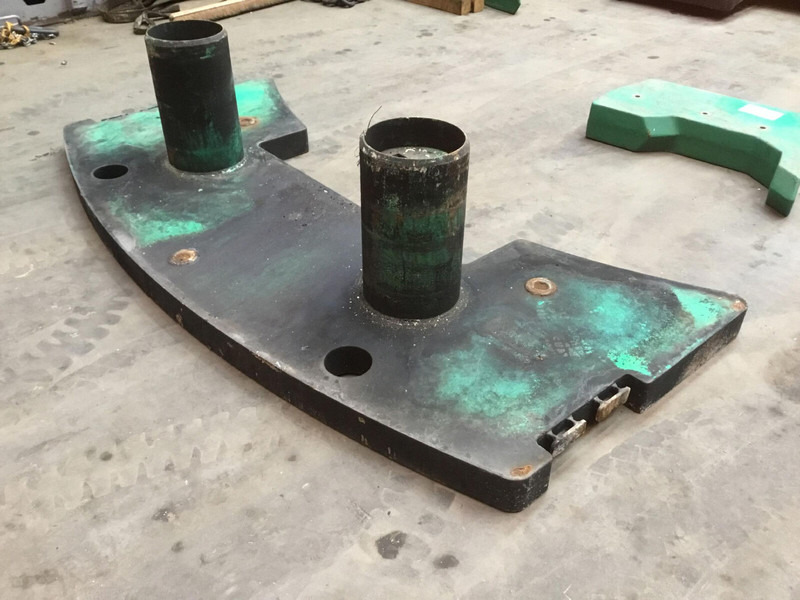 Faun ATF 60-3 counterweight base plate 1,6 ton - Contrapeso para Maquinaria de construcción: foto 2 Faun ATF 60-3 counterweight base plate 1,6 ton - Contrapeso para Maquinaria de construcción: foto 2