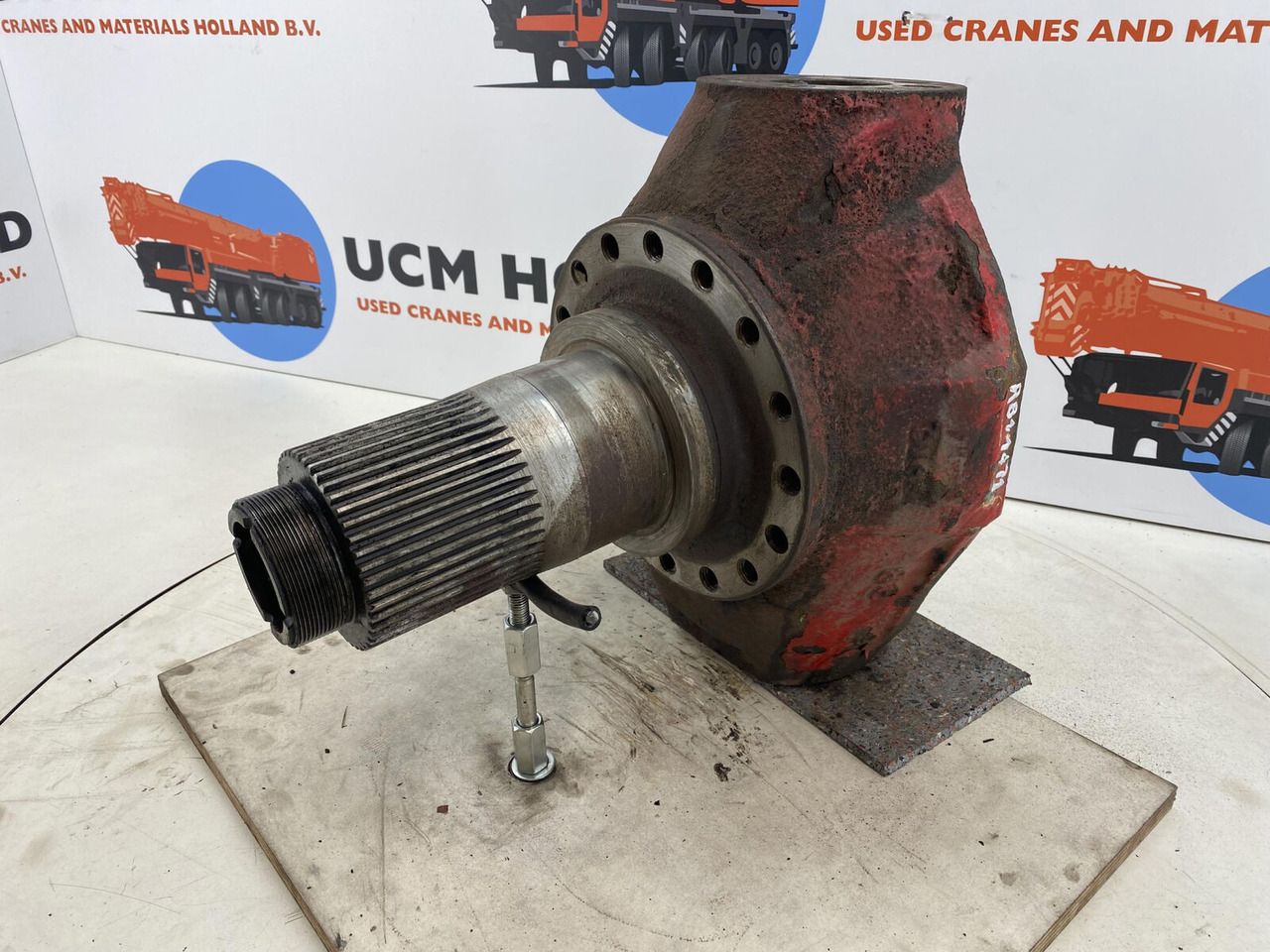 Gottwald AMK Steering knuckle 16 holes - Mangueta para Autogrúa: foto 1 Gottwald AMK Steering knuckle 16 holes - Mangueta para Autogrúa: foto 1