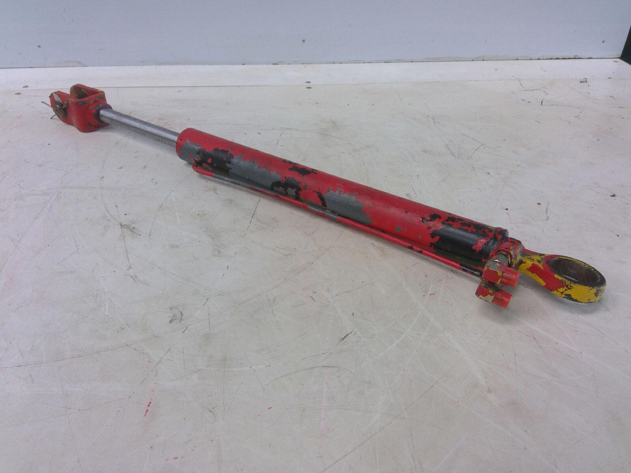 Grove GMK 3050 cabin tilt cylinder - Cilindro hidráulico para Autogrúa: foto 3 Grove GMK 3050 cabin tilt cylinder - Cilindro hidráulico para Autogrúa: foto 3