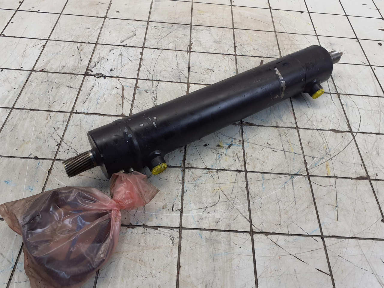 Grove GMK steering cylinder with length sensor - Cilindro hidráulico para Autogrúa: foto 2 Grove GMK steering cylinder with length sensor - Cilindro hidráulico para Autogrúa: foto 2