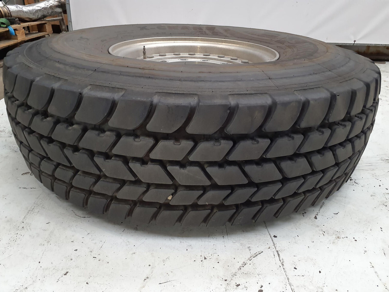 Grove Wheel 445/95R25 12 9 2p alu - Rueda completa para Grúa: foto 3 Grove Wheel 445/95R25 12 9 2p alu - Rueda completa para Grúa: foto 3