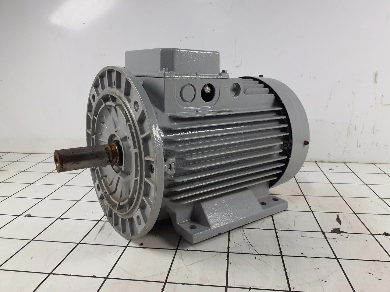 Liebherr ABB Electric motor MBT 160 L - Sistema eléctrico para Autogrúa: foto 1 Liebherr ABB Electric motor MBT 160 L - Sistema eléctrico para Autogrúa: foto 1