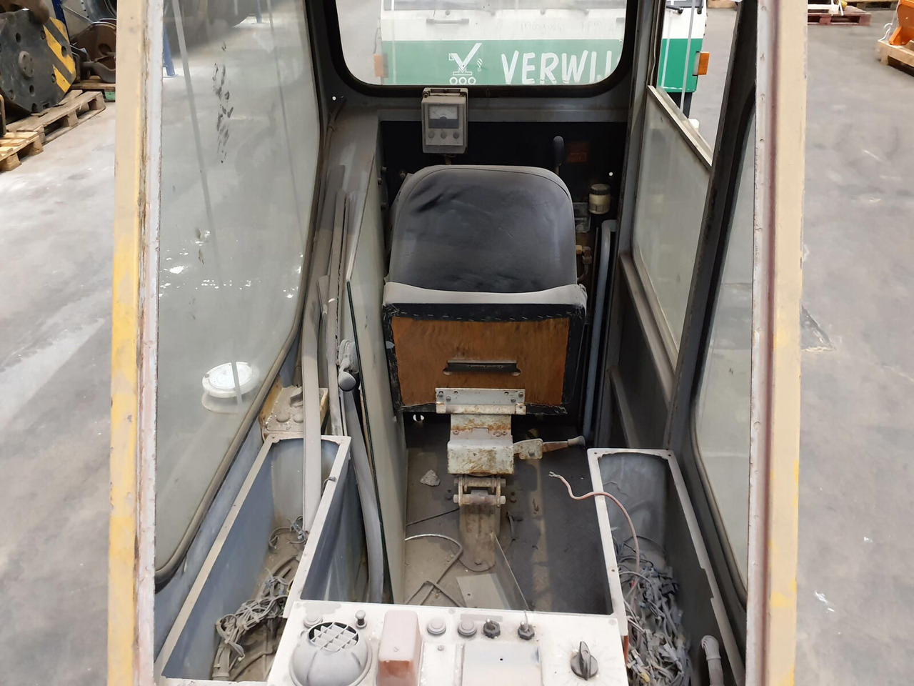 Liebherr LT 1120 upper cabin - Cabina para Autogrúa: foto 5 Liebherr LT 1120 upper cabin - Cabina para Autogrúa: foto 5