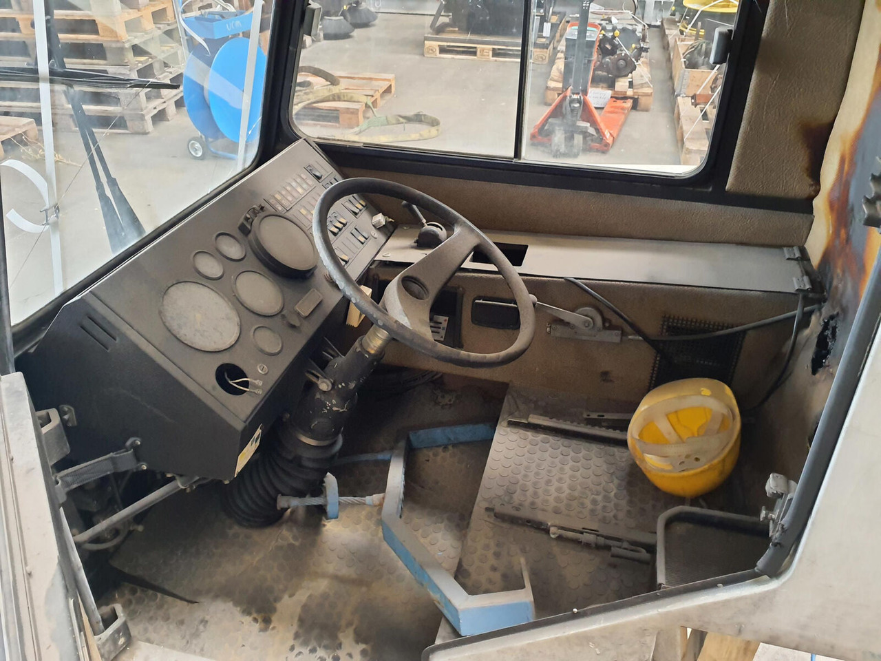 Liebherr LTM 1035/3 lower cabin - Cabina para Autogrúa: foto 5 Liebherr LTM 1035/3 lower cabin - Cabina para Autogrúa: foto 5