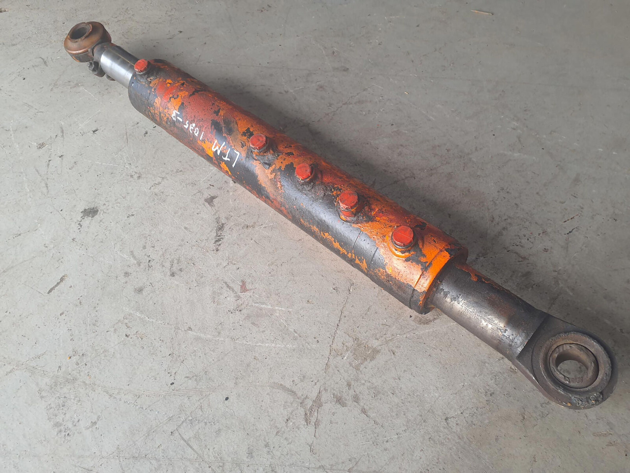 Liebherr LTM 1035 LTM 1025 steering locking cylinder - Cilindro hidráulico para Autogrúa: foto 1 Liebherr LTM 1035 LTM 1025 steering locking cylinder - Cilindro hidráulico para Autogrúa: foto 1