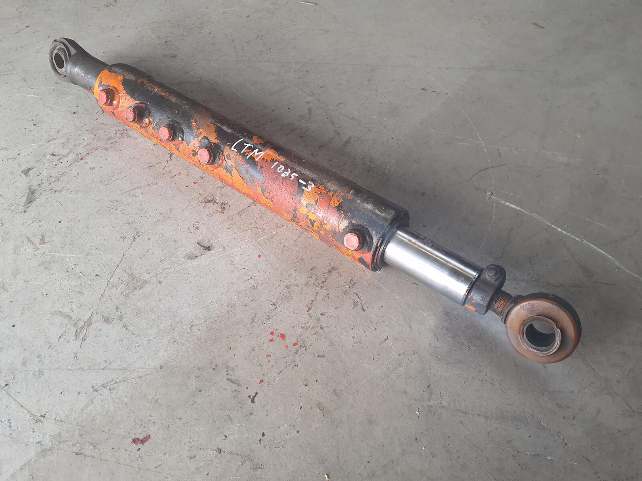 Liebherr LTM 1035 LTM 1025 steering locking cylinder - Cilindro hidráulico para Autogrúa: foto 3 Liebherr LTM 1035 LTM 1025 steering locking cylinder - Cilindro hidráulico para Autogrúa: foto 3