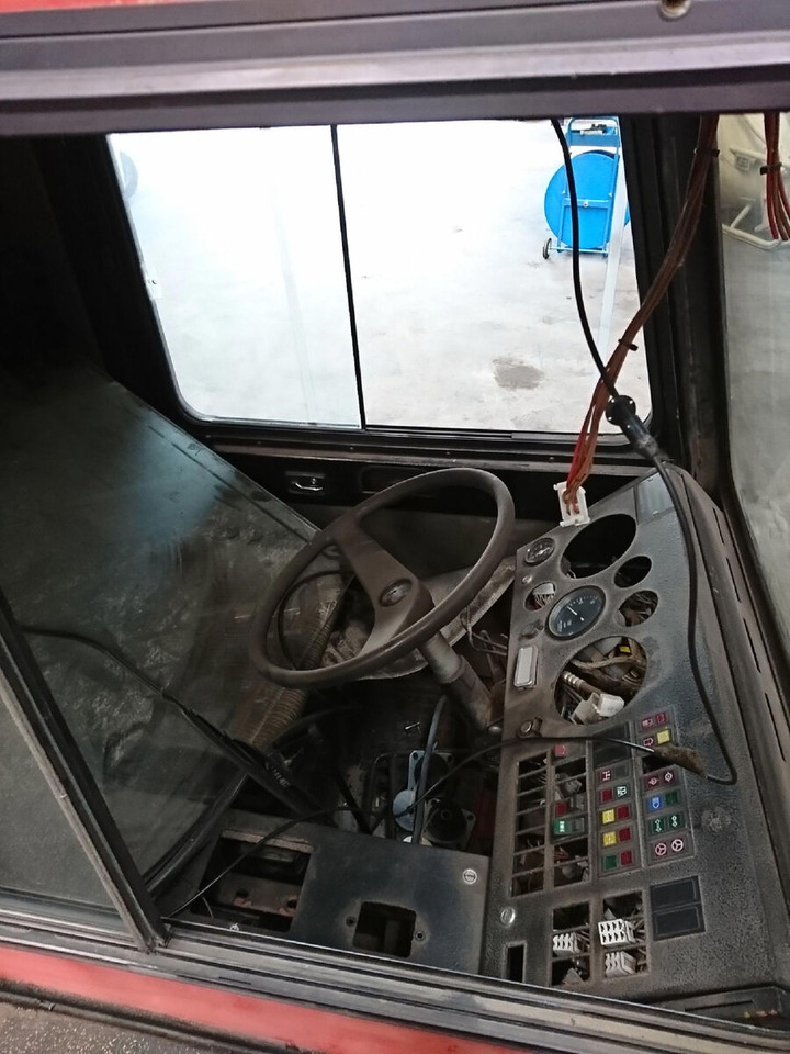 Liebherr LTM 1035 lower cabin - Cabina para Autogrúa: foto 4 Liebherr LTM 1035 lower cabin - Cabina para Autogrúa: foto 4