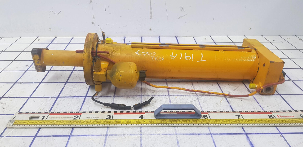 Liebherr LTM 1050-1 ballast extension ram - Cilindro hidráulico para Autogrúa: foto 1 Liebherr LTM 1050-1 ballast extension ram - Cilindro hidráulico para Autogrúa: foto 1