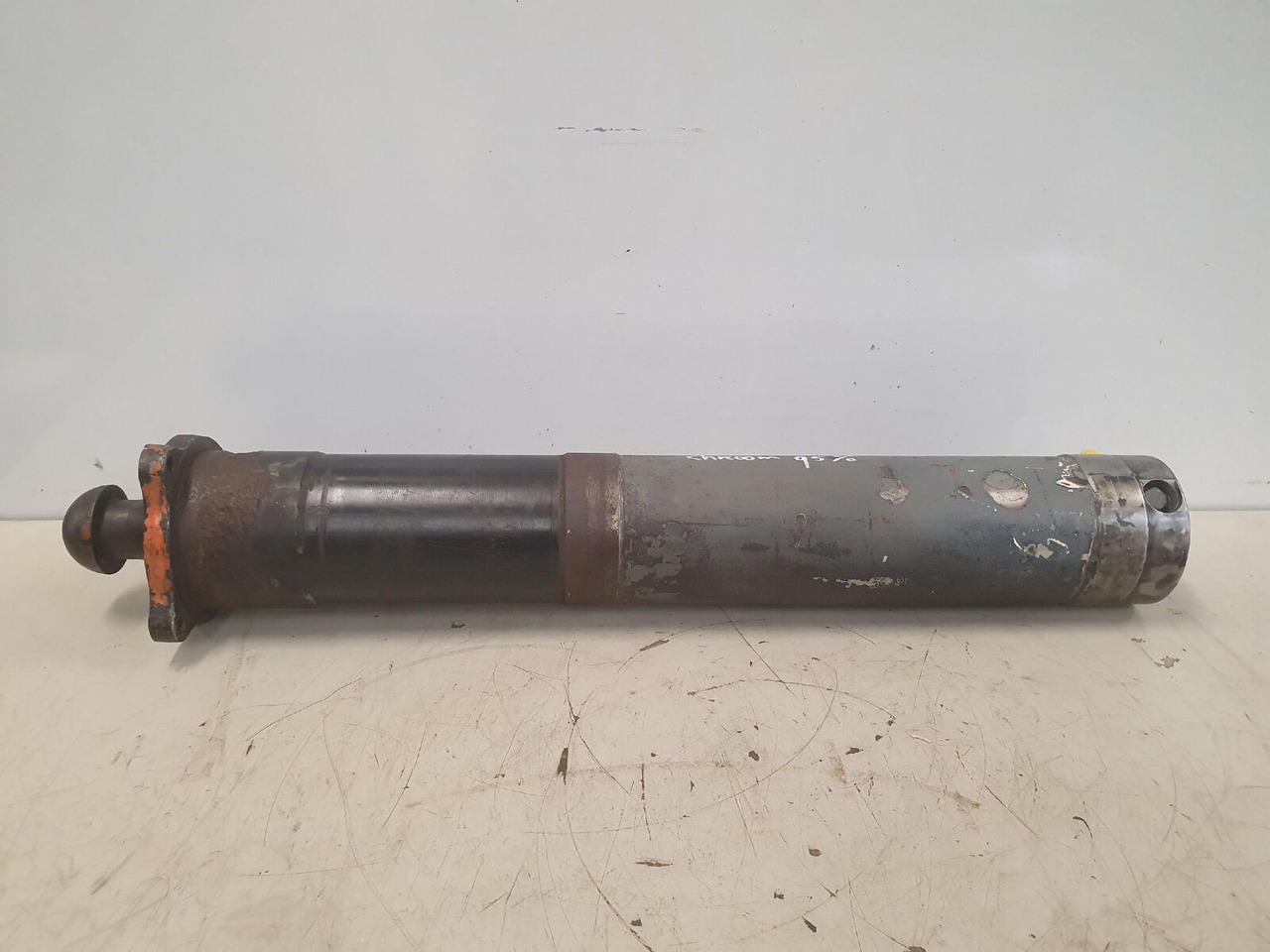 Liebherr LTM 1050-1 outrigger support cylinder rear - Cilindro hidráulico para Grúa: foto 1 Liebherr LTM 1050-1 outrigger support cylinder rear - Cilindro hidráulico para Grúa: foto 1