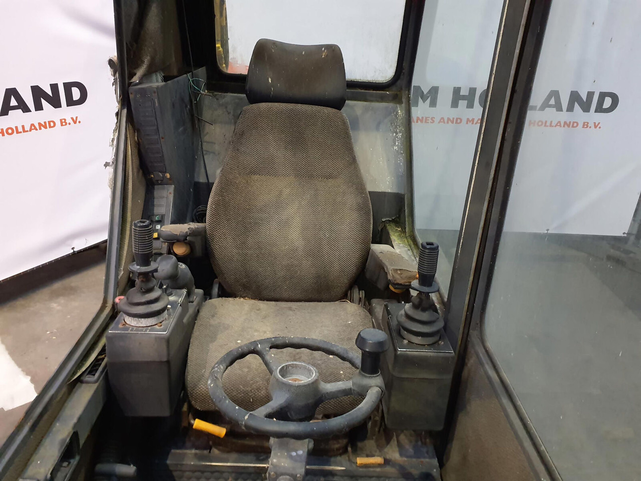 Liebherr LTM 1050 upper cabine - Cabina para Grúa: foto 5 Liebherr LTM 1050 upper cabine - Cabina para Grúa: foto 5