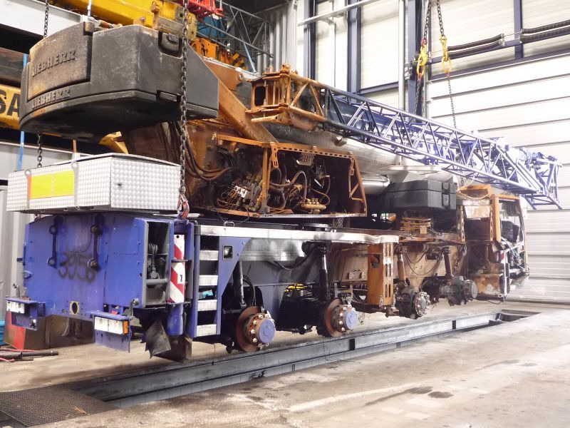 Liebherr LTM 1070-4.2 for parts - Autogrúa: foto 2 Liebherr LTM 1070-4.2 for parts - Autogrúa: foto 2