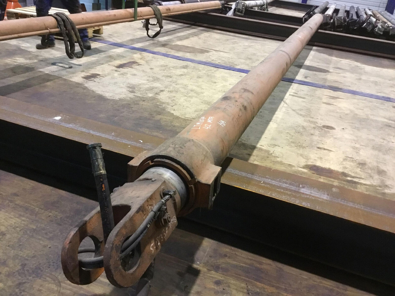 Liebherr LTM 1070 telescopic cylinder - Cilindro hidráulico para Autogrúa: foto 2 Liebherr LTM 1070 telescopic cylinder - Cilindro hidráulico para Autogrúa: foto 2