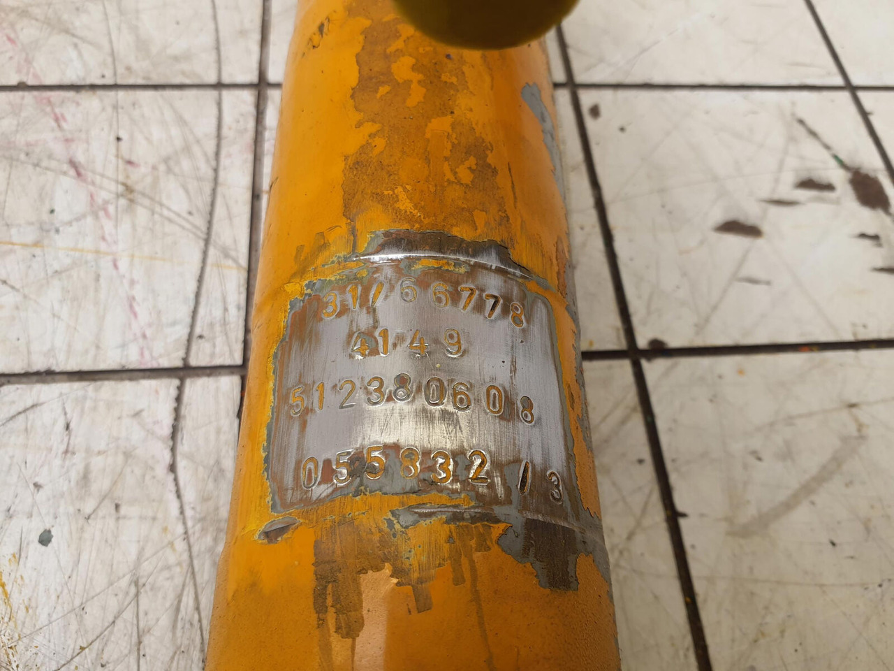 Liebherr LTM 1080-1 cabin tilt cylinder - Cilindro hidráulico para Autogrúa: foto 4 Liebherr LTM 1080-1 cabin tilt cylinder - Cilindro hidráulico para Autogrúa: foto 4