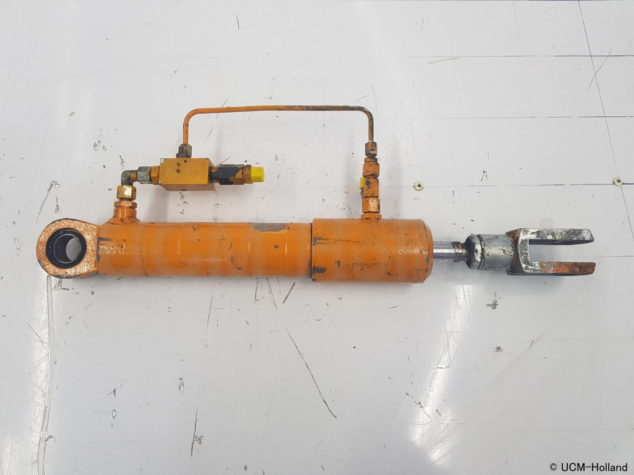 Liebherr LTM 1080-1 cabin tilt cylinder - Cilindro hidráulico para Autogrúa: foto 1 Liebherr LTM 1080-1 cabin tilt cylinder - Cilindro hidráulico para Autogrúa: foto 1