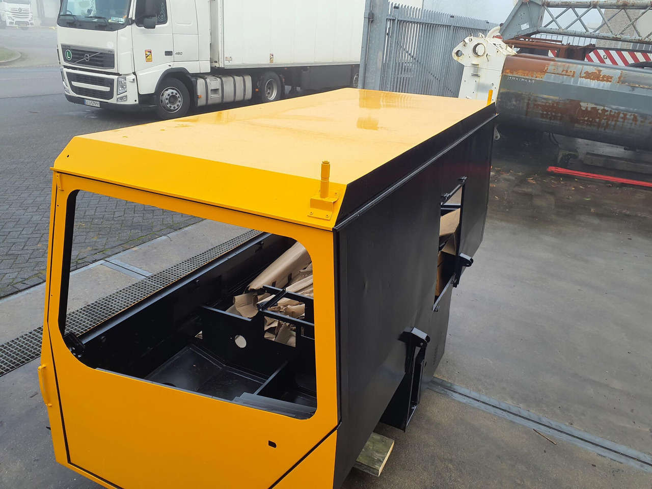 Liebherr LTM 1090 drivers cabin - Cabina para Autogrúa: foto 5 Liebherr LTM 1090 drivers cabin - Cabina para Autogrúa: foto 5