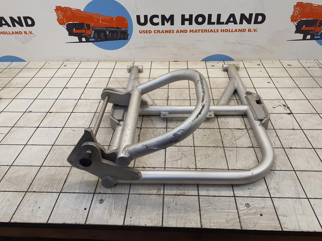 Liebherr LTM 1250-5.1 guard railing 40X500X760 - Carrocería y exterior para Autogrúa: foto 4 Liebherr LTM 1250-5.1 guard railing 40X500X760 - Carrocería y exterior para Autogrúa: foto 4