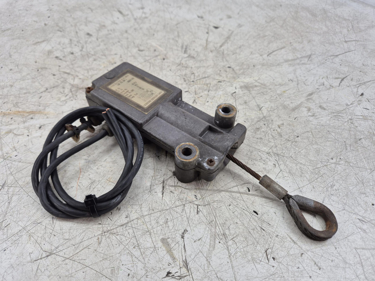 Liebherr TM 1060-2 Hoist limit switch - Sistema eléctrico para Grúa: foto 2 Liebherr TM 1060-2 Hoist limit switch - Sistema eléctrico para Grúa: foto 2