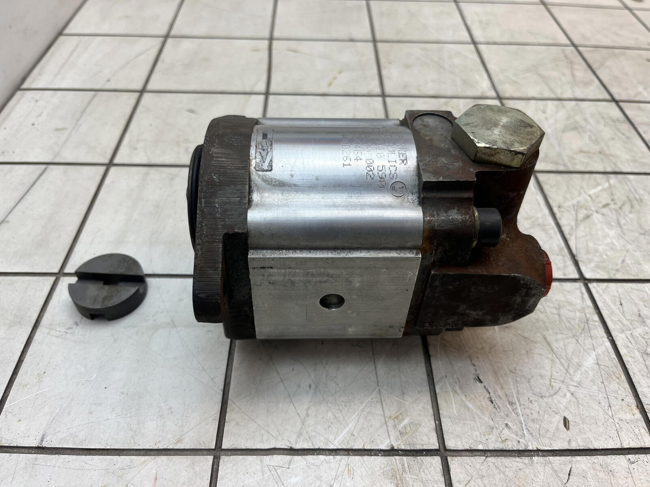 Parker Parker Hydraulics gear pump - Bomba hidráulica para Grúa: foto 3 Parker Parker Hydraulics gear pump - Bomba hidráulica para Grúa: foto 3