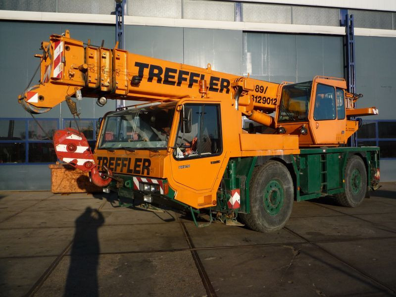 Tadano Faun ATF 30-2 for parts - Autogrúa: foto 1 Tadano Faun ATF 30-2 for parts - Autogrúa: foto 1