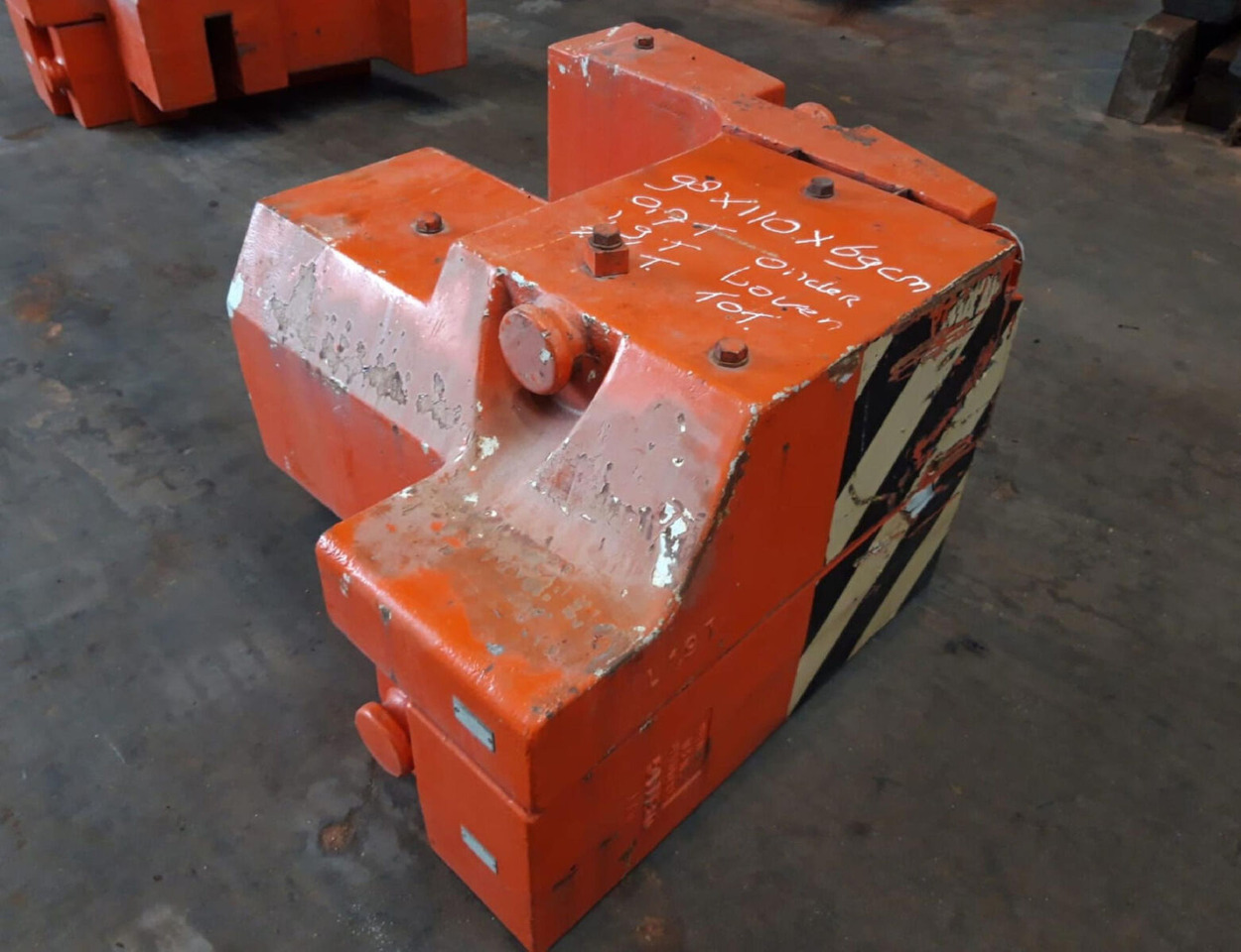 Terex AC 205 counterweight 2.6 ton (0.7/1.9t) - Contrapeso para Autogrúa: foto 2 Terex AC 205 counterweight 2.6 ton (0.7/1.9t) - Contrapeso para Autogrúa: foto 2