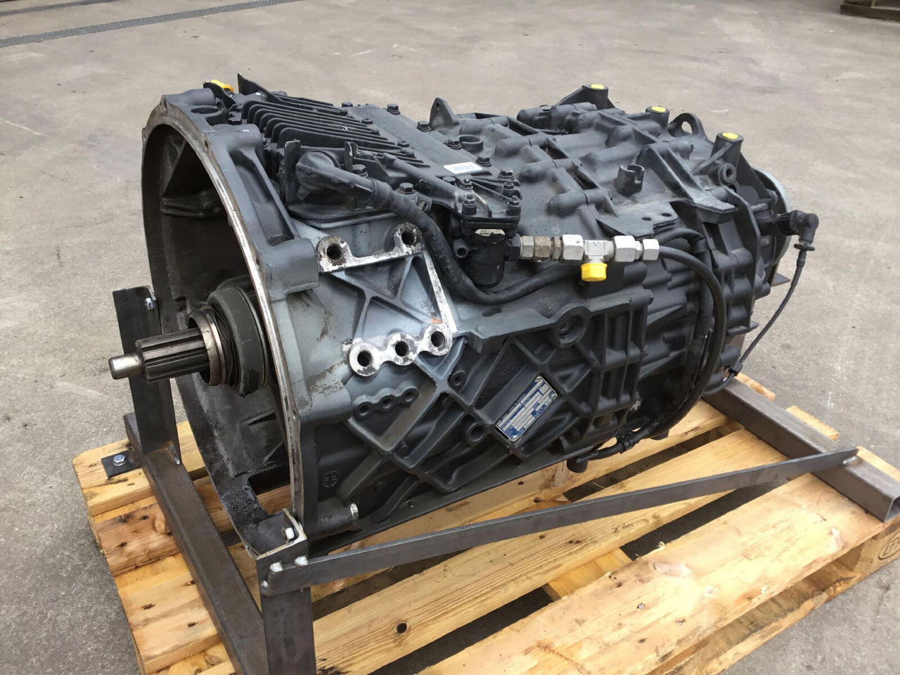 ZF MK 88 ZF Astronic gearbox 12 AS 2530 S0 - Caja de cambios para Autogrúa: foto 1 ZF MK 88 ZF Astronic gearbox 12 AS 2530 S0 - Caja de cambios para Autogrúa: foto 1