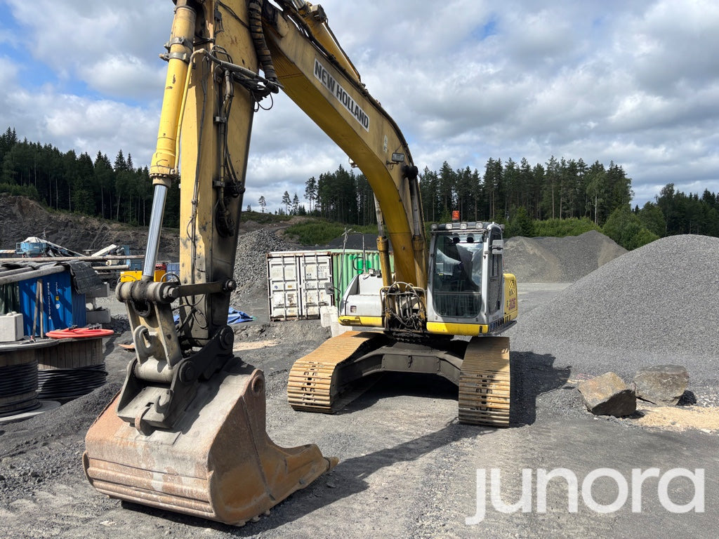 Bandgrävare - New Holland, E305 - Excavadora de cadenas: foto 3 Bandgrävare - New Holland, E305 - Excavadora de cadenas: foto 3