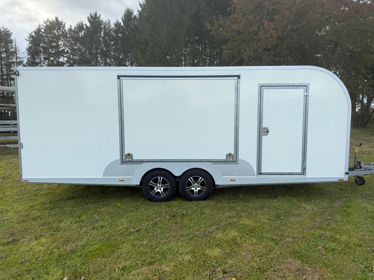 Eurowagon 6000.2.26 - Remolque venta ambulante: foto 2 Eurowagon 6000.2.26 - Remolque venta ambulante: foto 2