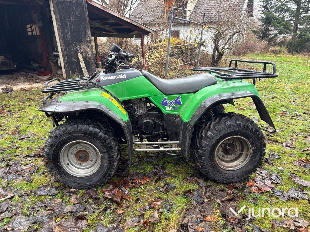 Fyrhjuling - Kawasaki KLF 300 C - Cuadrimoto: foto 2 Fyrhjuling - Kawasaki KLF 300 C - Cuadrimoto: foto 2